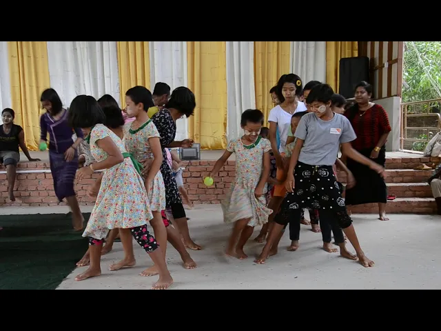 CLUB de jeunes au Myanmar 
